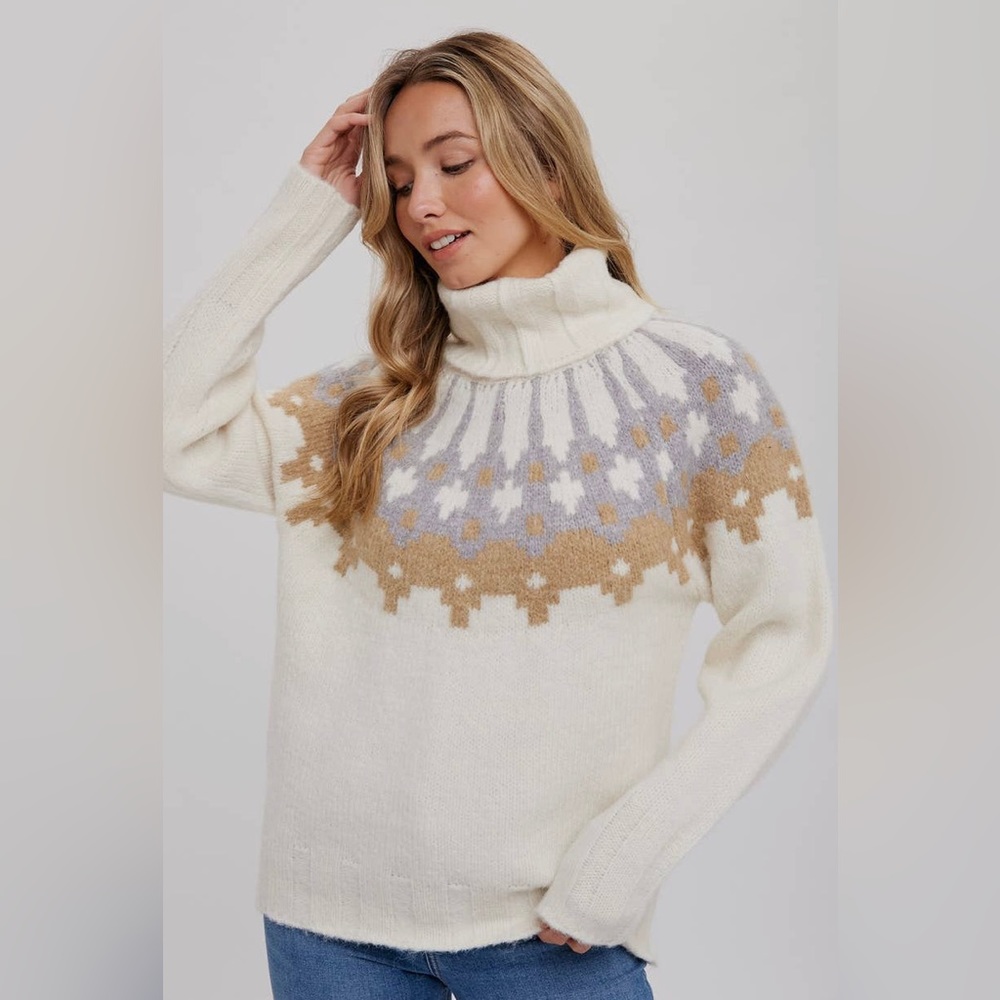 BANANA REPUBLIC CREAM AND TAUPE TURTLENECK SWEATER